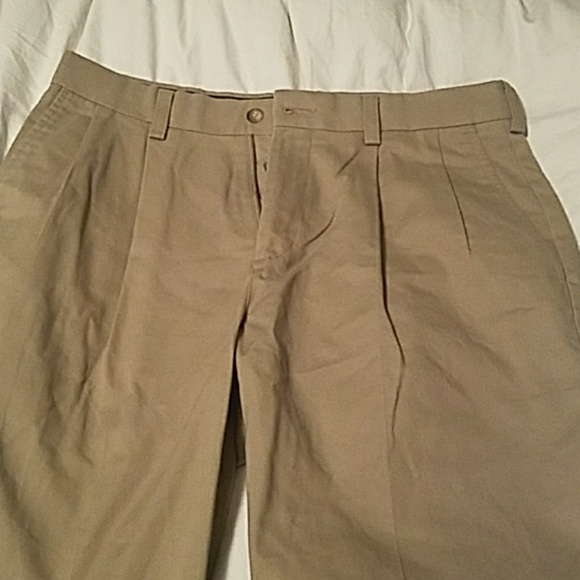 Pleated khakis - Picture 2 of 4